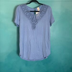 7th Ray Light Blue Crochet V-Neck Short Sleeve Tee